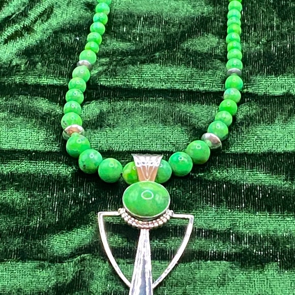 Gaspite Beaded Necklace With Sterling Silver Pendant & Earrings - Picture 8 of 8